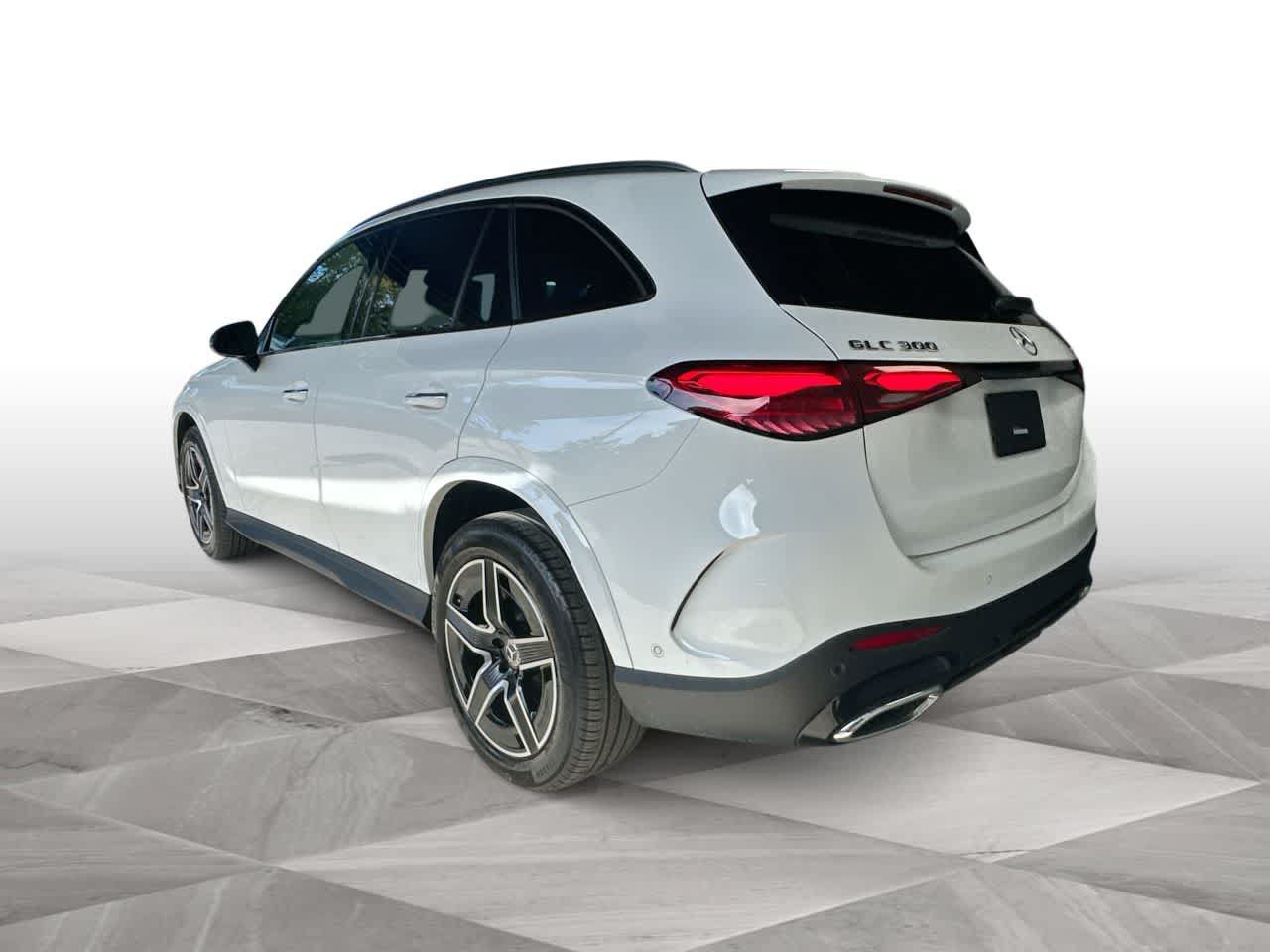 Used 2025 Mercedes-Benz GLC 300 4MATIC image 6