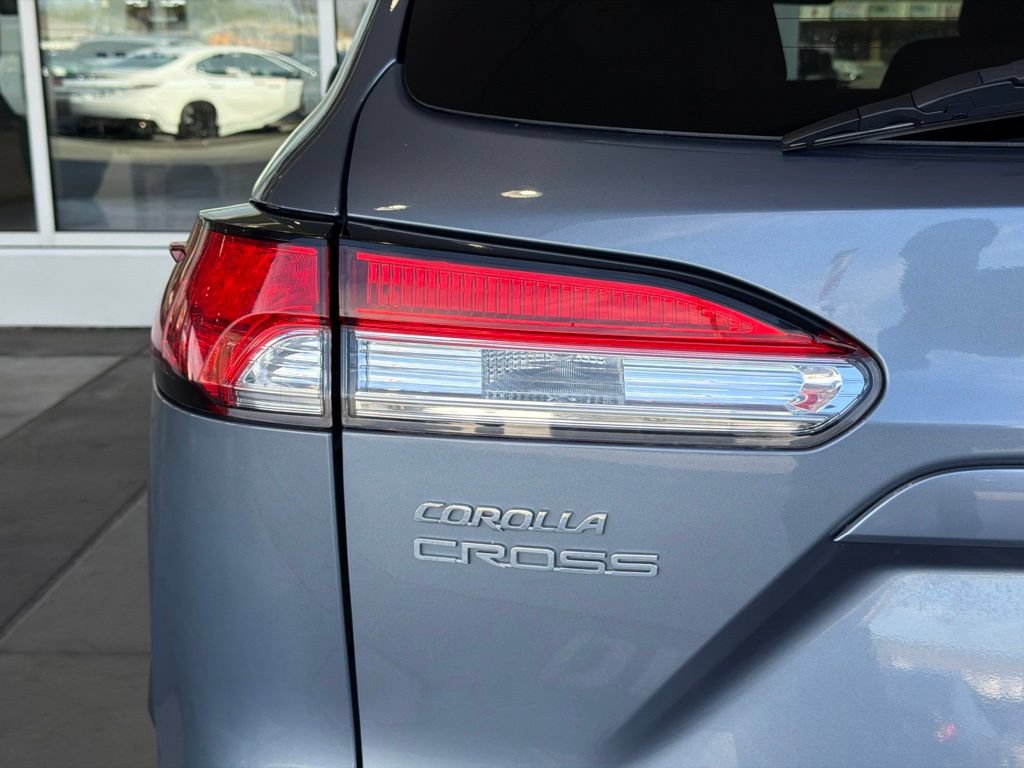 Certified 2022 Toyota Corolla Cross LE FWD image 11