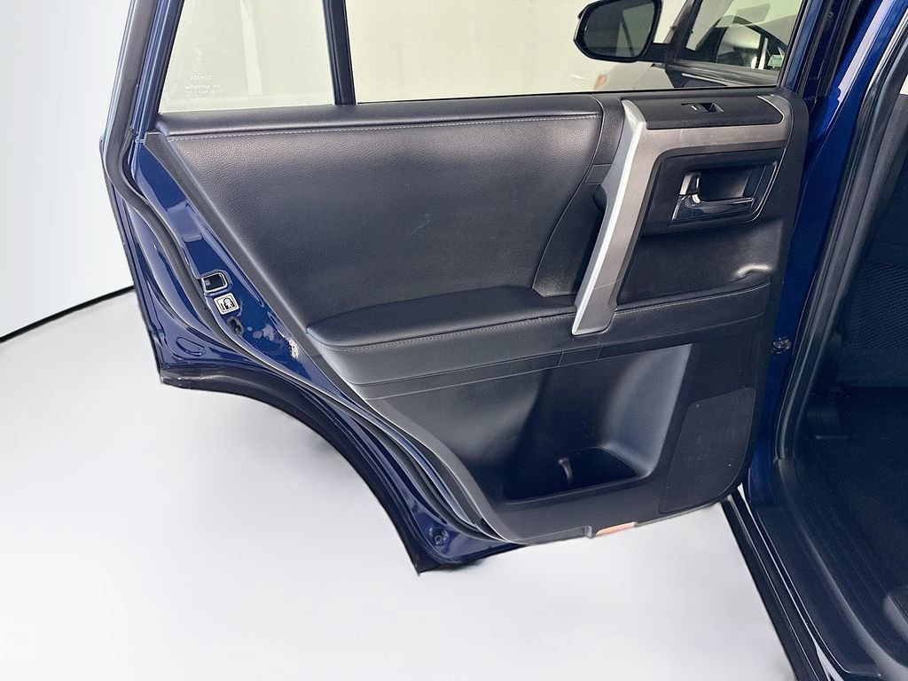 Used 2020 Toyota 4Runner SR5 image 28
