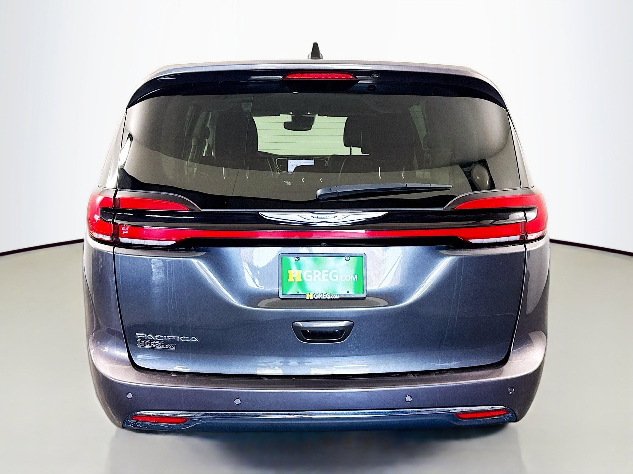 Used 2023 Chrysler Pacifica Touring-L image 8
