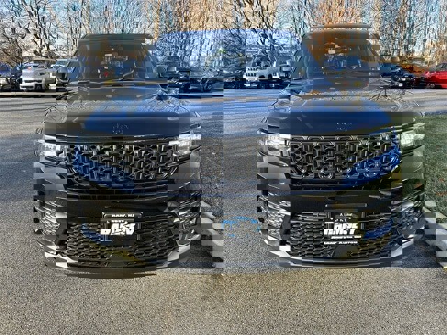 Certified 2023 Jeep Grand Cherokee Altitude image 3