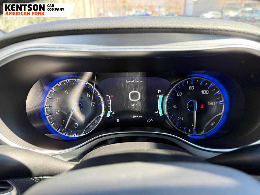 Used 2026 Chrysler Pacifica Limited AWD/4WD image 18