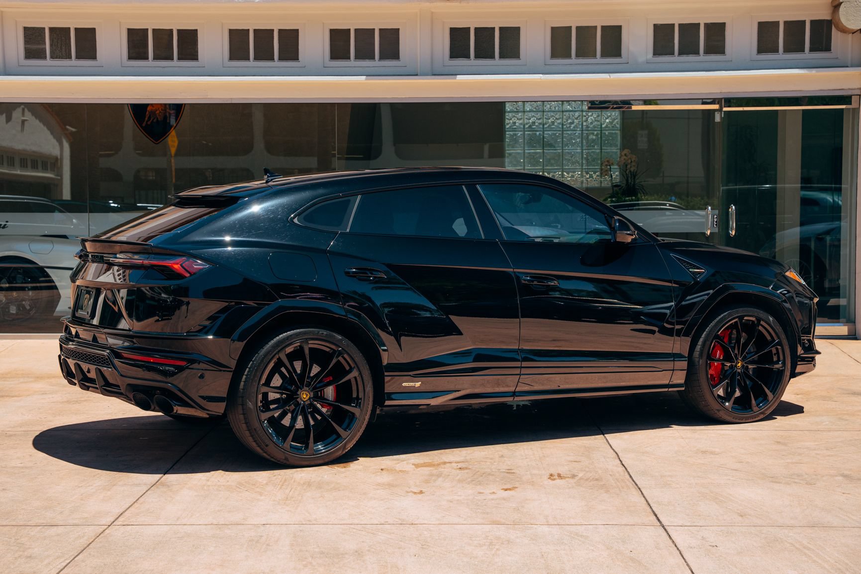 Used 2024 Lamborghini Urus S AWD/4WD image 3