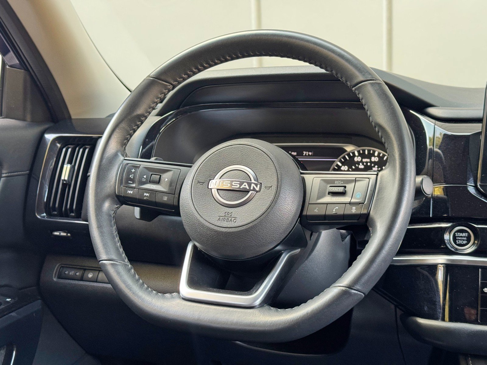 Used 2022 Nissan Pathfinder SV image 18