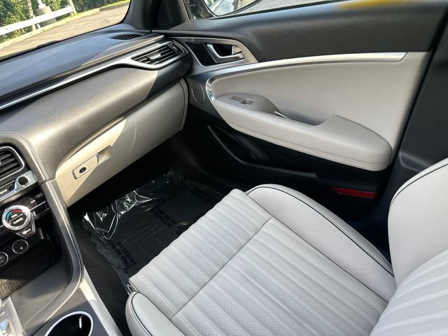 Used 2022 Genesis G70 2.0T w/ Prestige Package RWD image 21