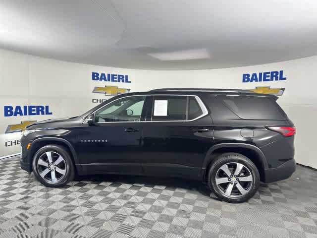 Used 2023 Chevrolet Traverse LT w/ LT Premium Package AWD/4WD image 2