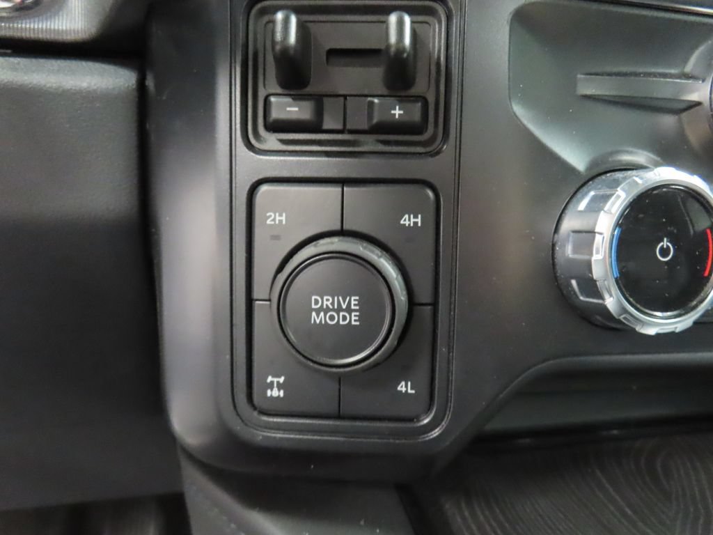 Used 2025 Ford F250 Platinum AWD/4WD image 56
