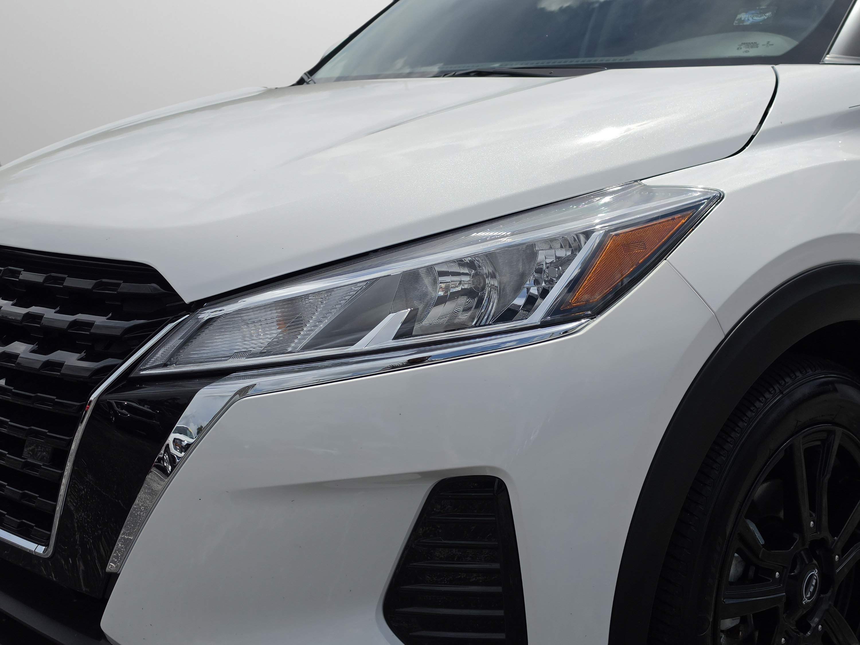 Used 2023 Nissan Kicks SV FWD image 13
