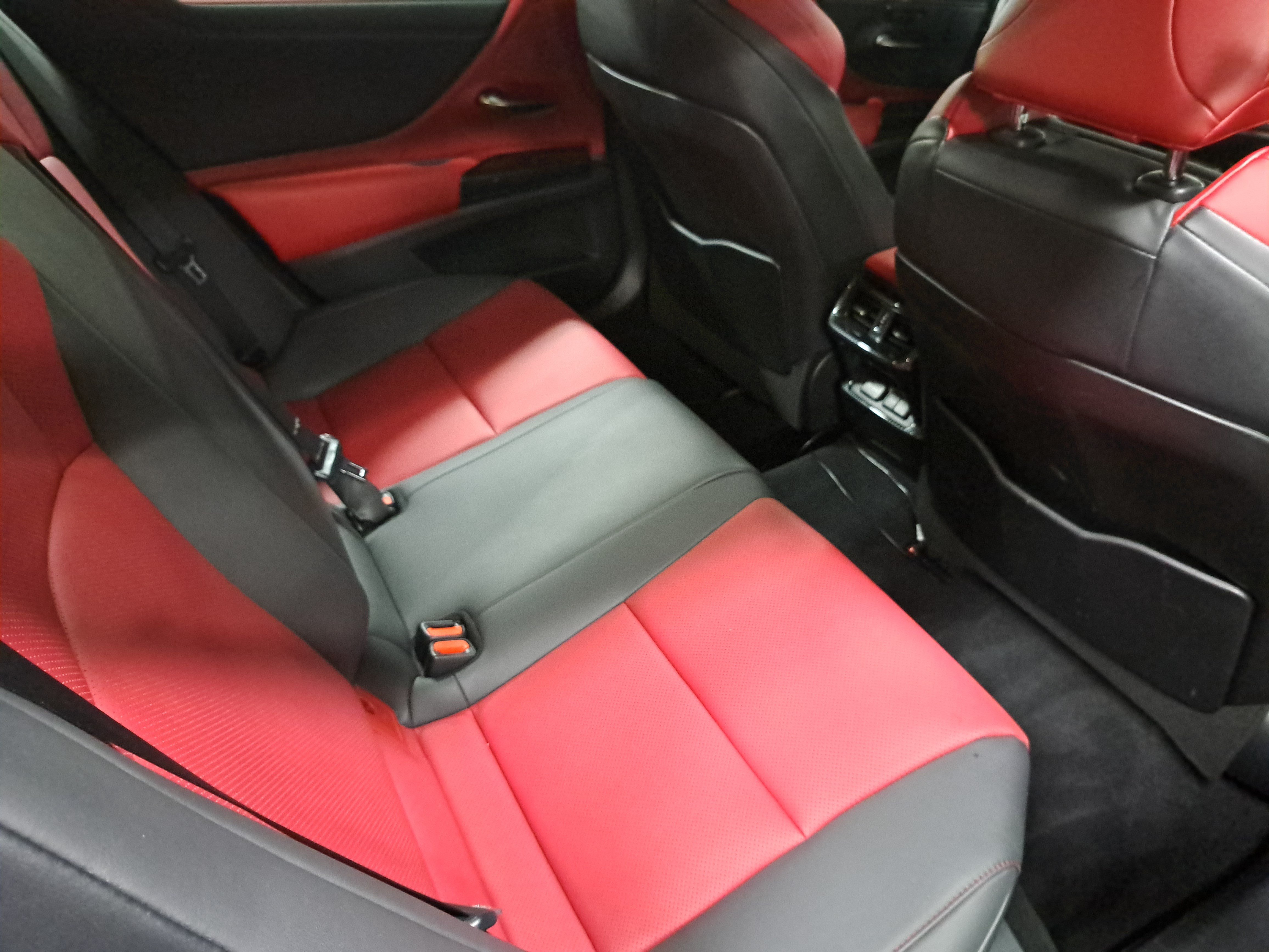 Used 2023 Lexus ES 350 F Sport w/ Accessory Package (Z1) FWD image 11