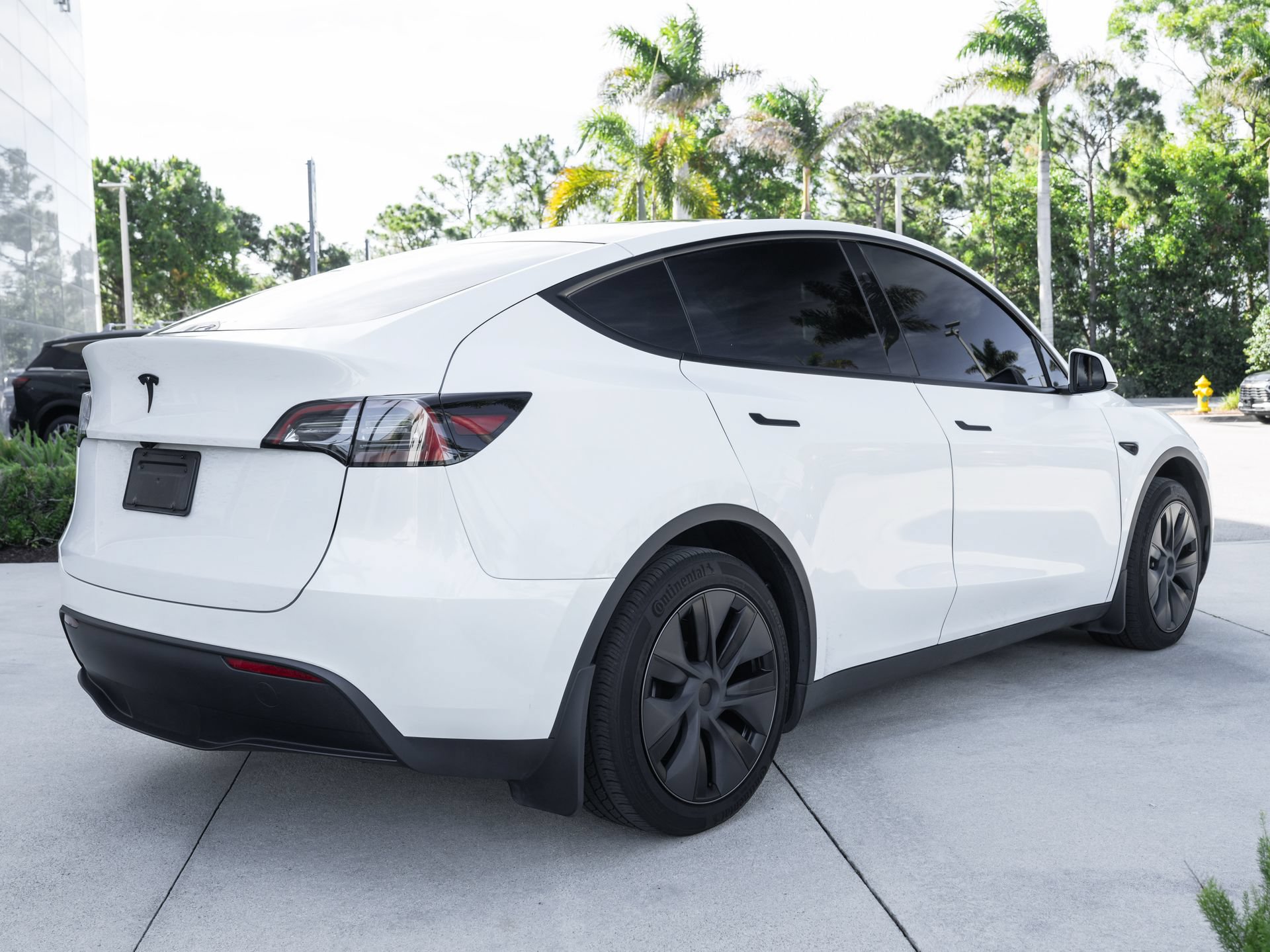 Used 2024 Tesla Model Y Long Range RWD image 9