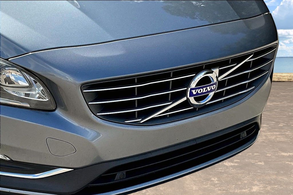 Used 2017 Volvo V60 T5 Premier w/ Convenience Package FWD image 33