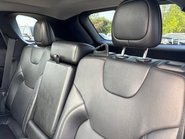 Used 2022 Jeep Cherokee Latitude Lux w/ Sun & Sound Group AWD/4WD image 22