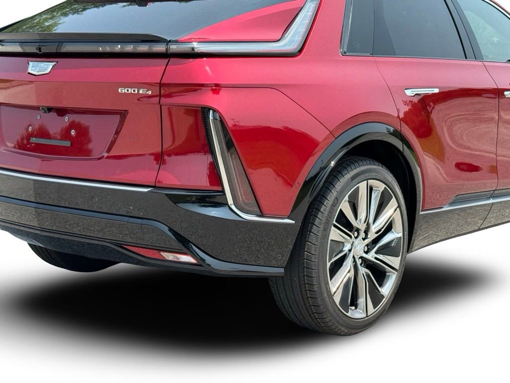 New 2025 Cadillac Lyriq Luxury image 16