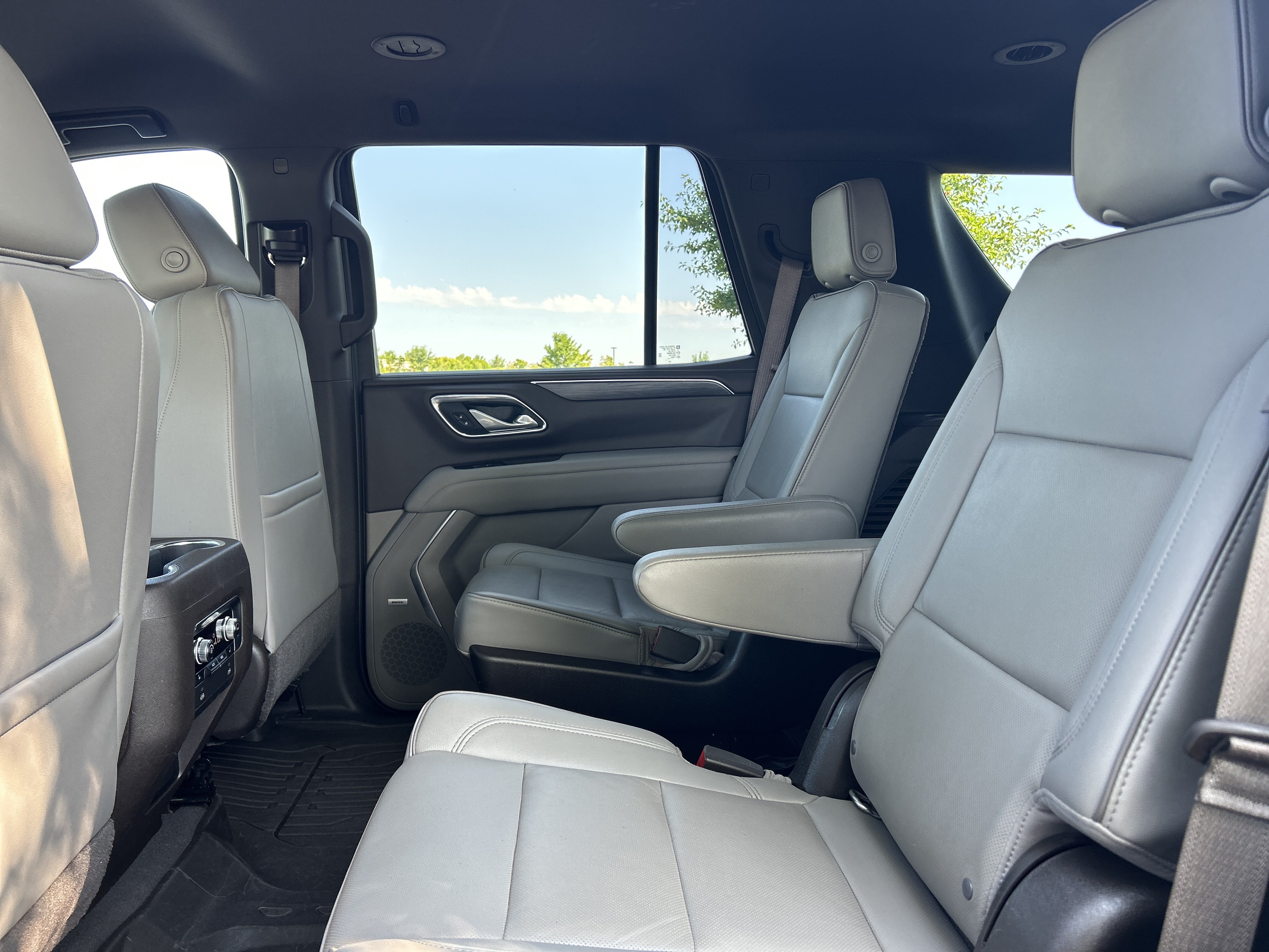 Used 2021 GMC Yukon SLT w/ SLT Luxury Package RWD image 26
