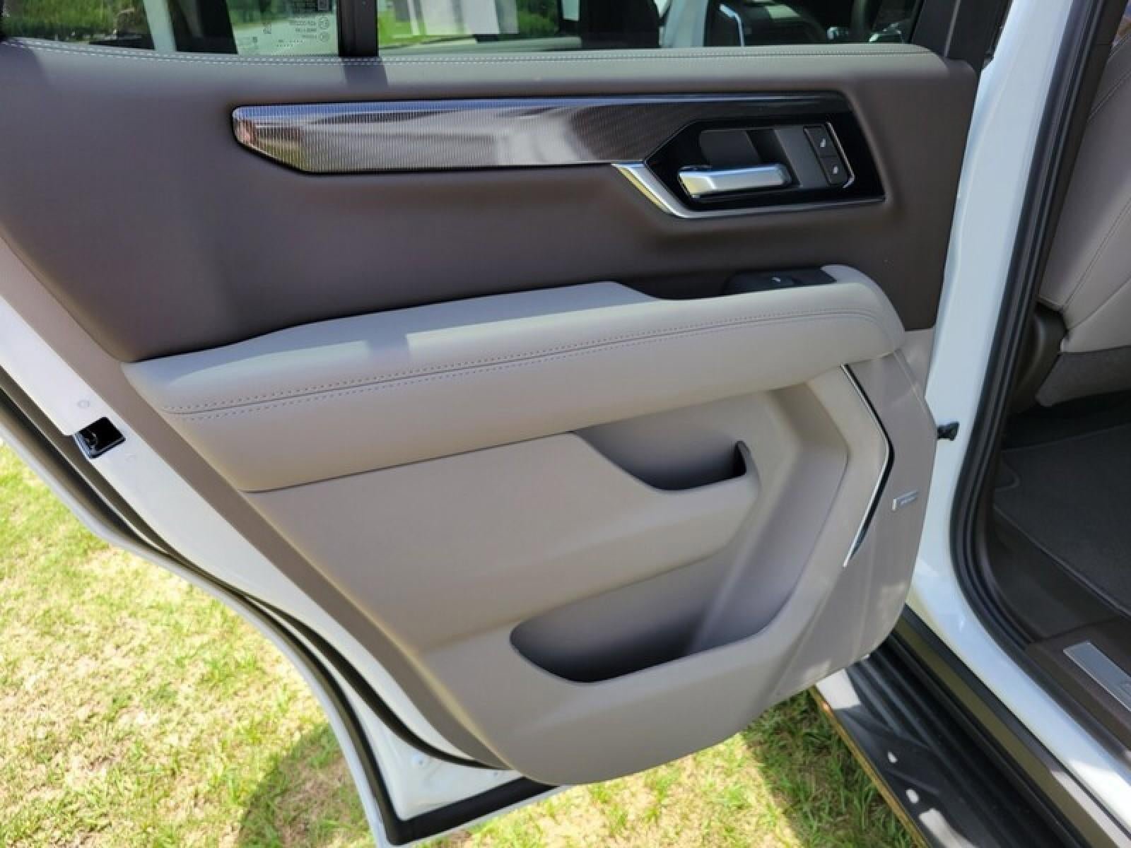 New 2026 GMC Yukon Elevation RWD image 26