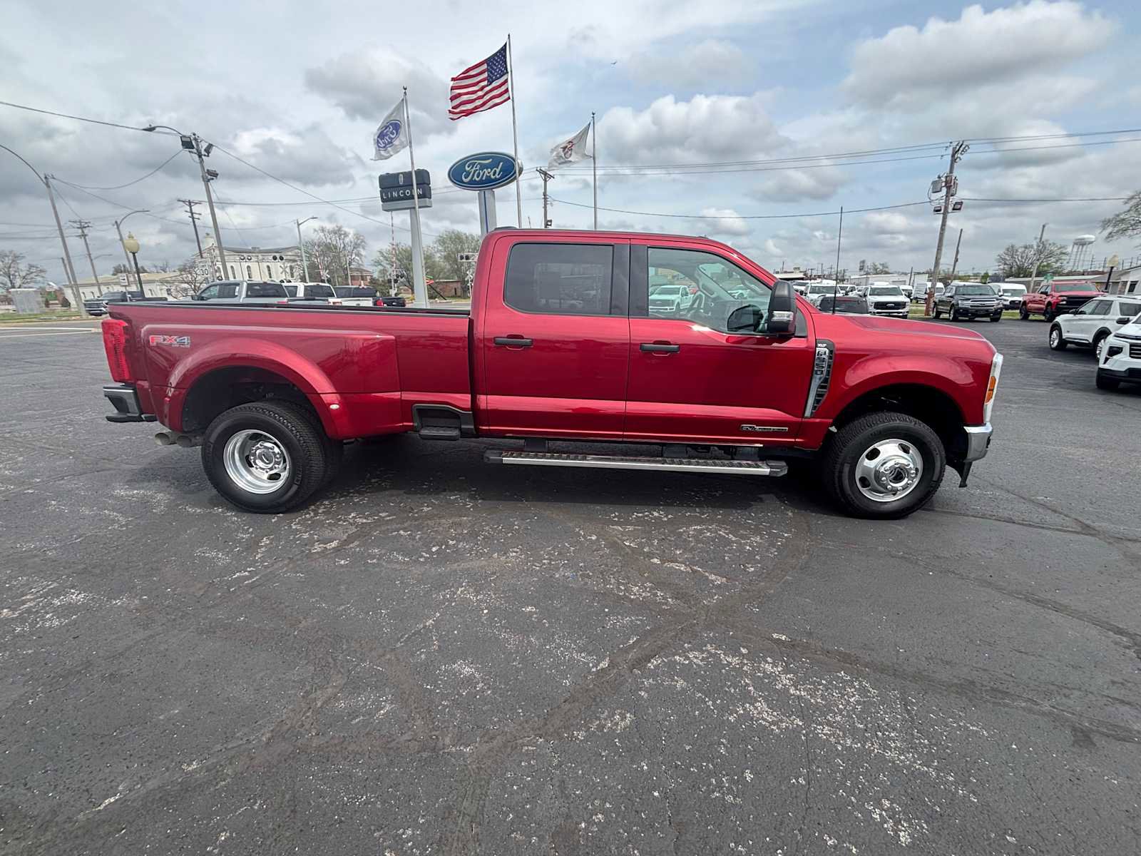 Used 2025 Ford F350 XLT image 7