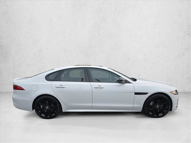 Certified 2024 Jaguar XF R-Dynamic SE image 4