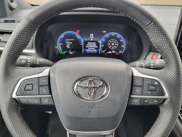Used 2025 Toyota Sienna Limited image 15