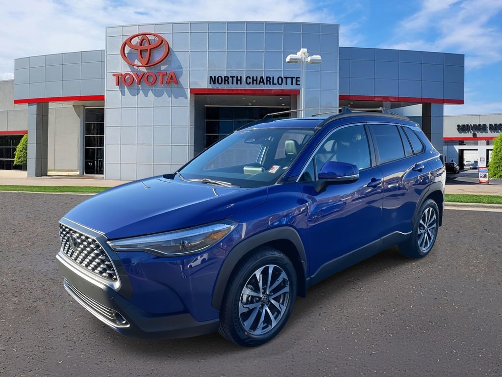 Used 2023 Toyota Corolla Cross XLE w/ Convenience Package image 6