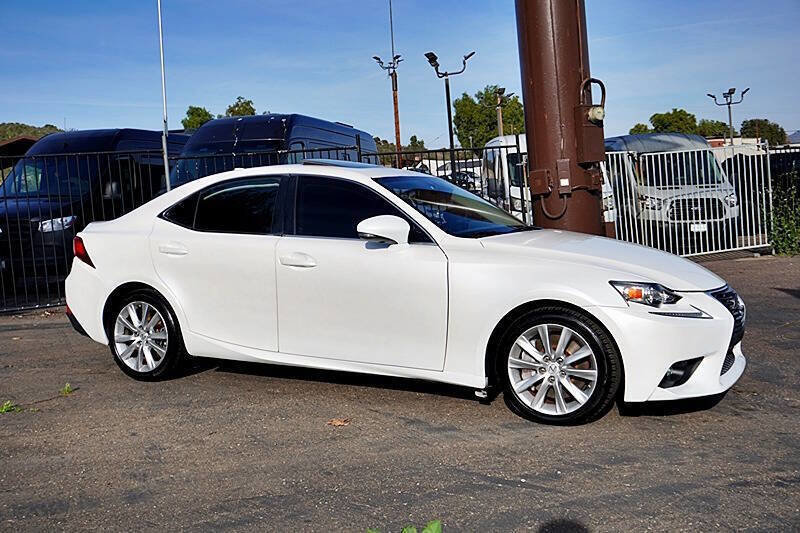 Used 2016 Lexus IS 200t RWD image 11