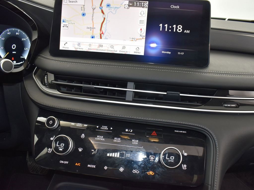 Certified 2025 INFINITI QX60 Luxe image 30