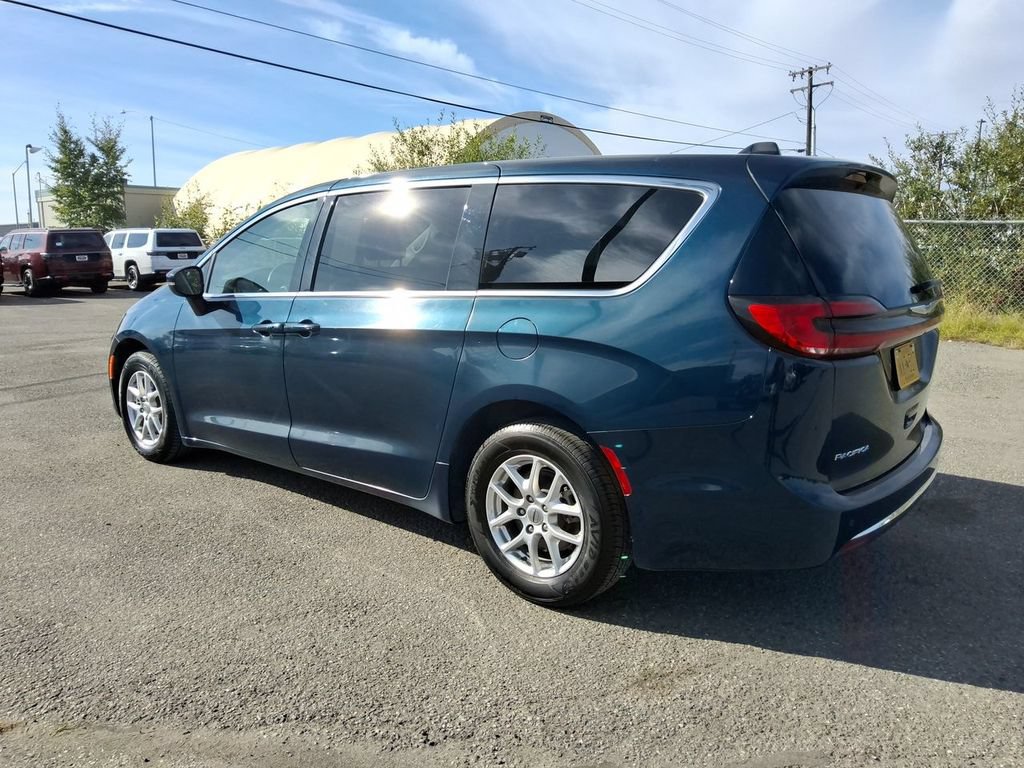 Certified 2023 Chrysler Pacifica Touring-L FWD image 6