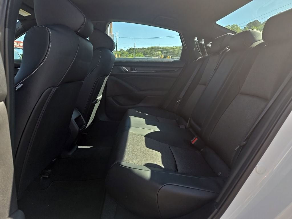 Used 2018 Honda Accord Sport image 17