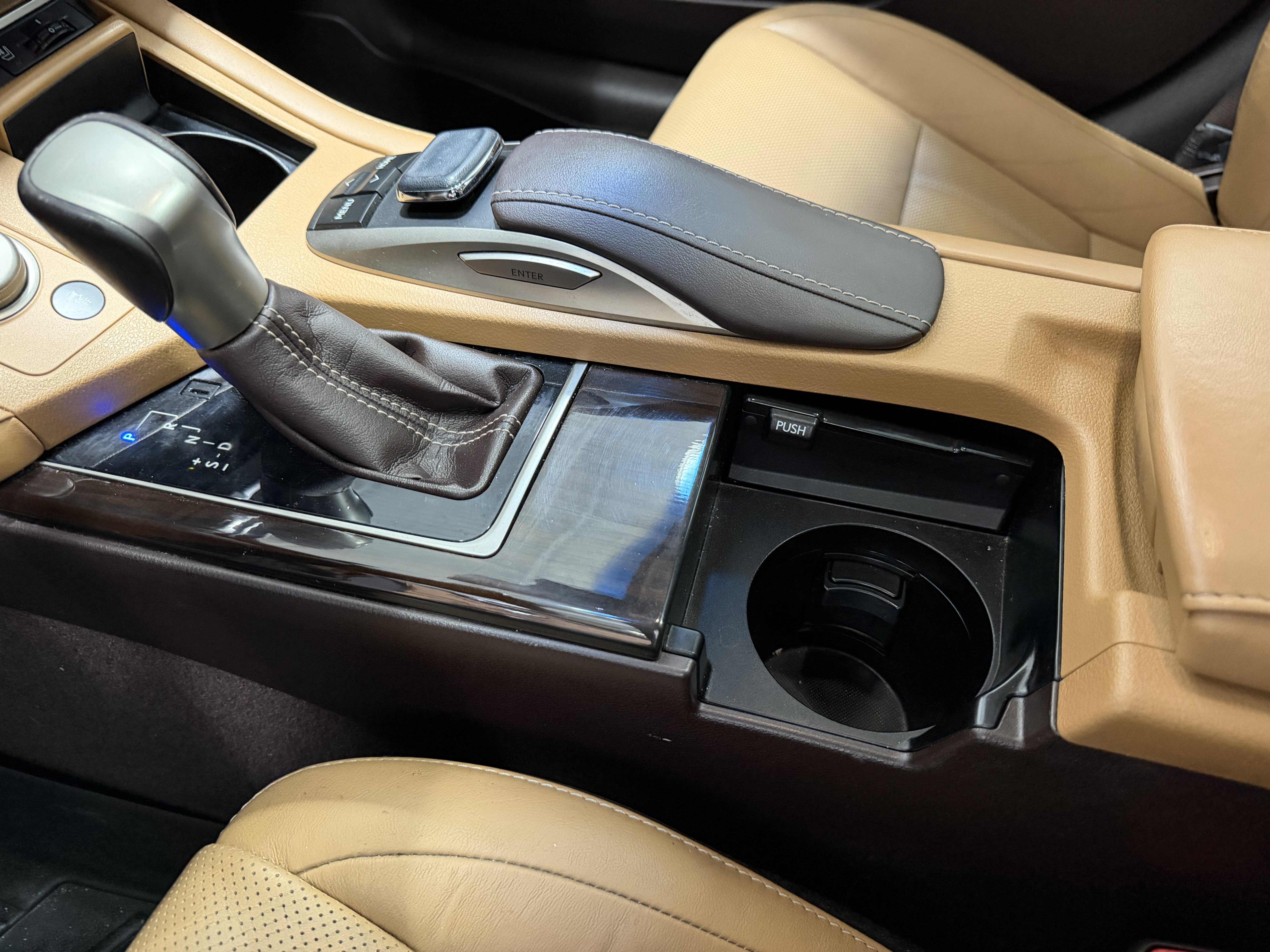 Used 2016 Lexus ES 350 w/ Luxury Package w/Wood Trim FWD image 21
