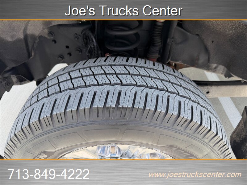 Used 2017 Ford F350 XLT w/ XLT Premium Package AWD/4WD image 53