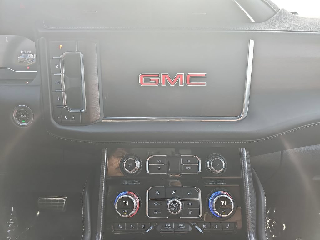 Certified 2023 GMC Yukon XL Denali Ultimate w/ LPO, Floor Liner Package AWD/4WD image 25