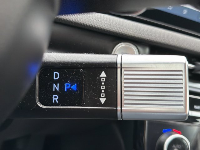 Certified 2025 Hyundai Tucson Limited AWD/4WD image 26