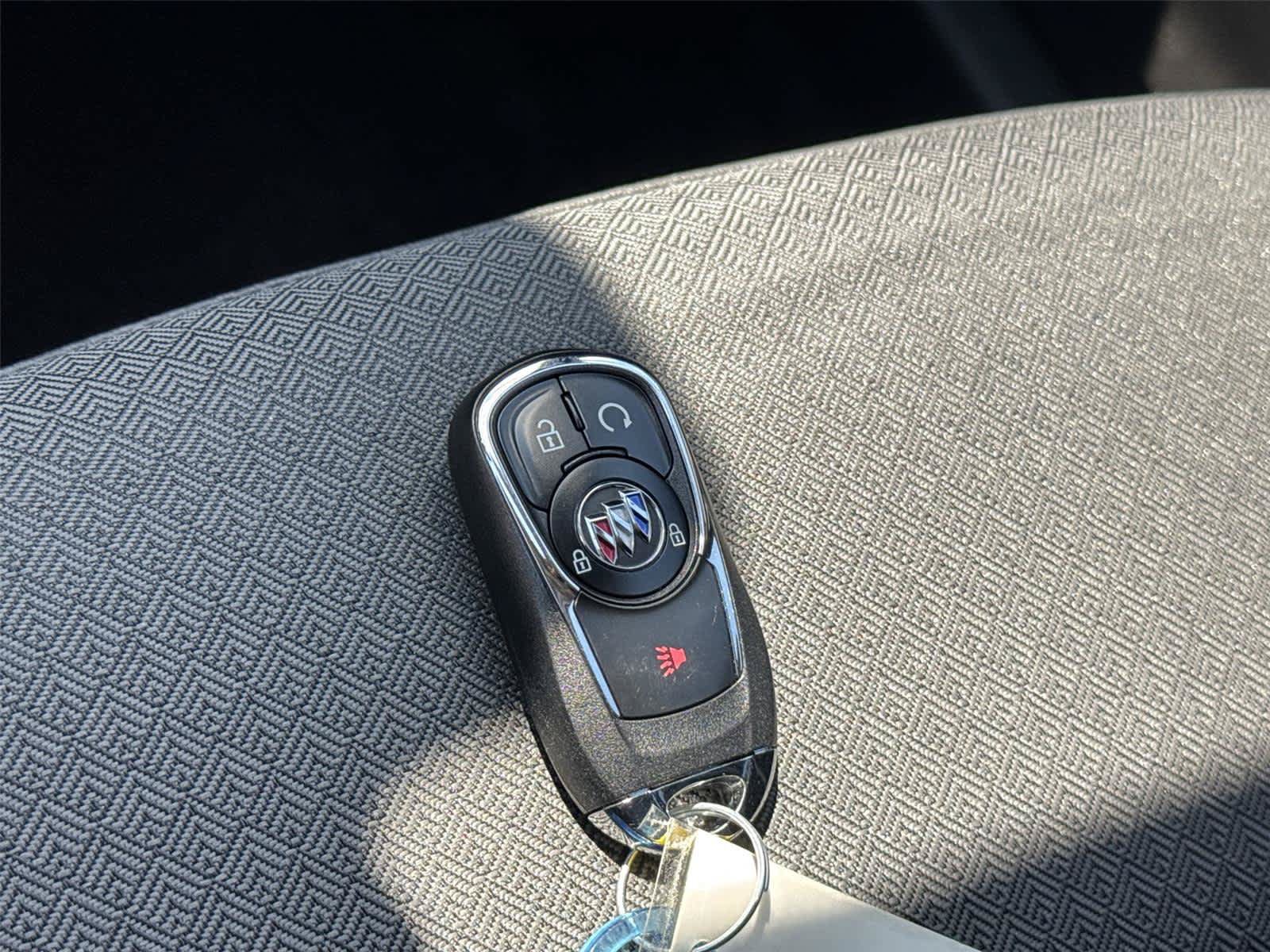 Used 2023 Buick Encore GX Select w/ Safety Package II AWD/4WD image 30