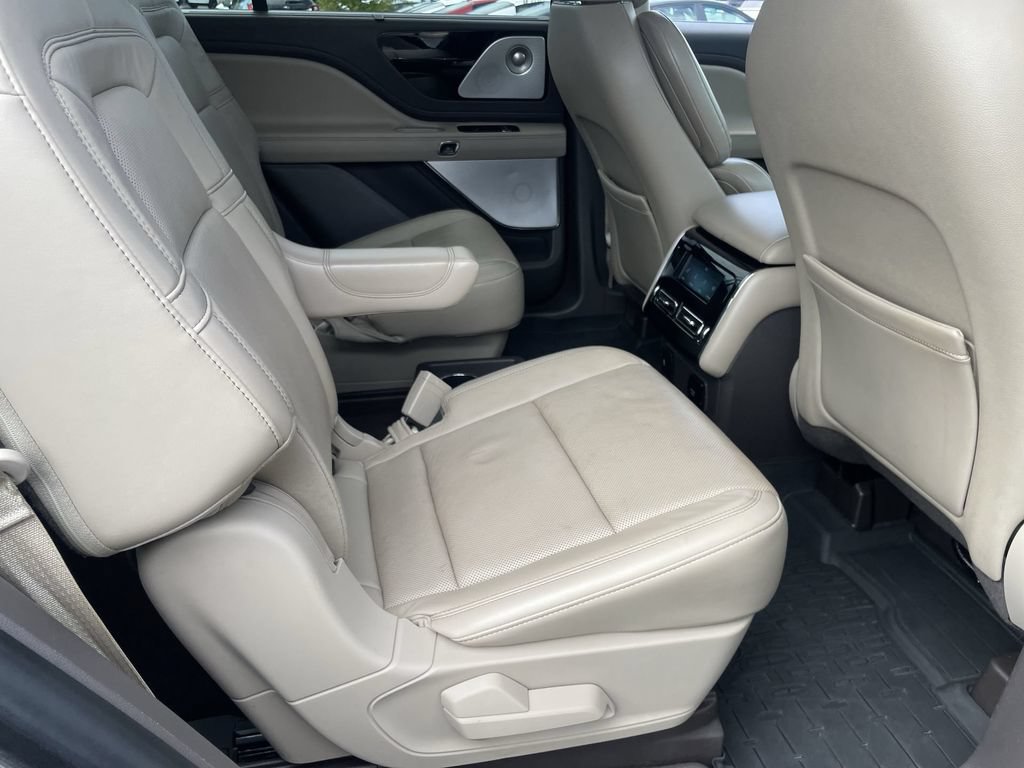 Used 2020 Lincoln Aviator Reserve w/ Equipment Group 202A AWD/4WD image 24
