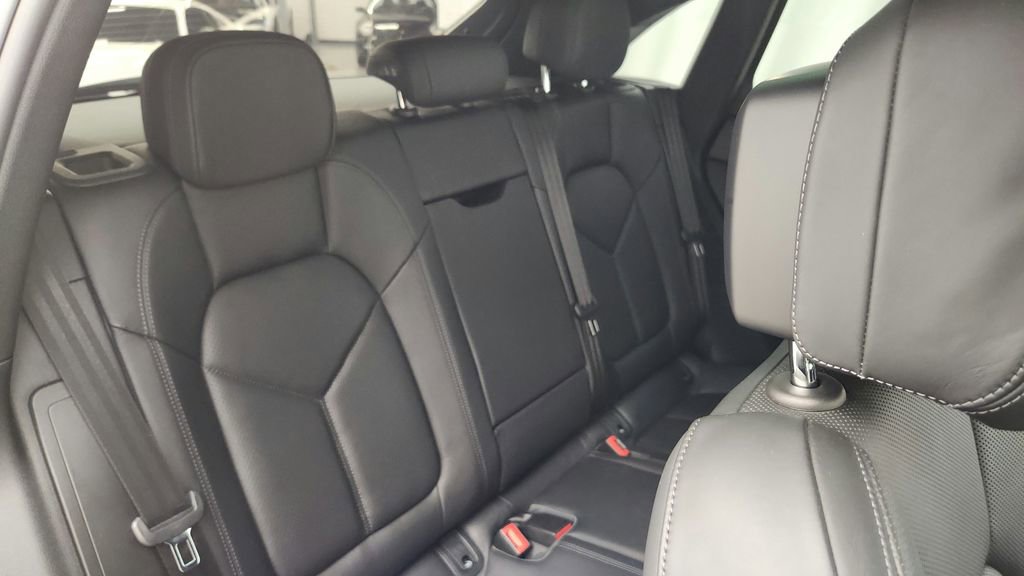 Used 2020 Porsche Macan S AWD/4WD image 42