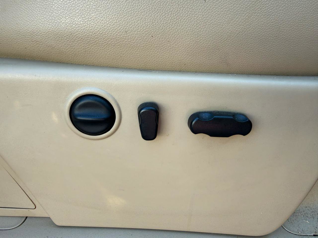 Used 2013 GMC Sierra 2500 SLT w/ SLT Convenience Package image 10