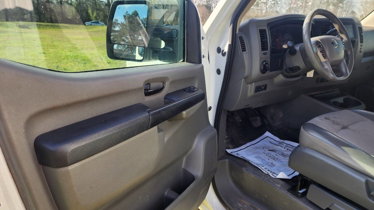 Used 2020 Nissan NV 2500 SV image 19