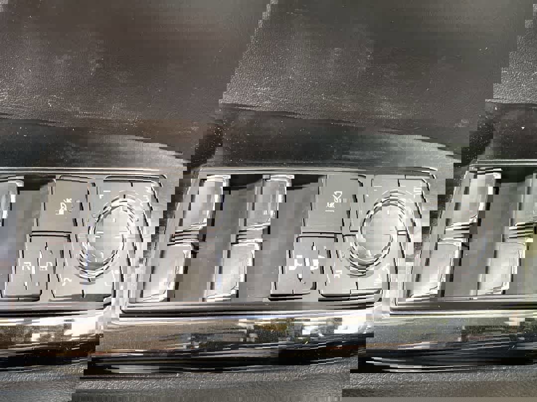 Used 2017 Lexus LX 570 4WD w/ Luxury Package image 15