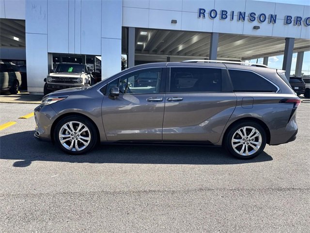 Used 2021 Toyota Sienna Platinum image 8