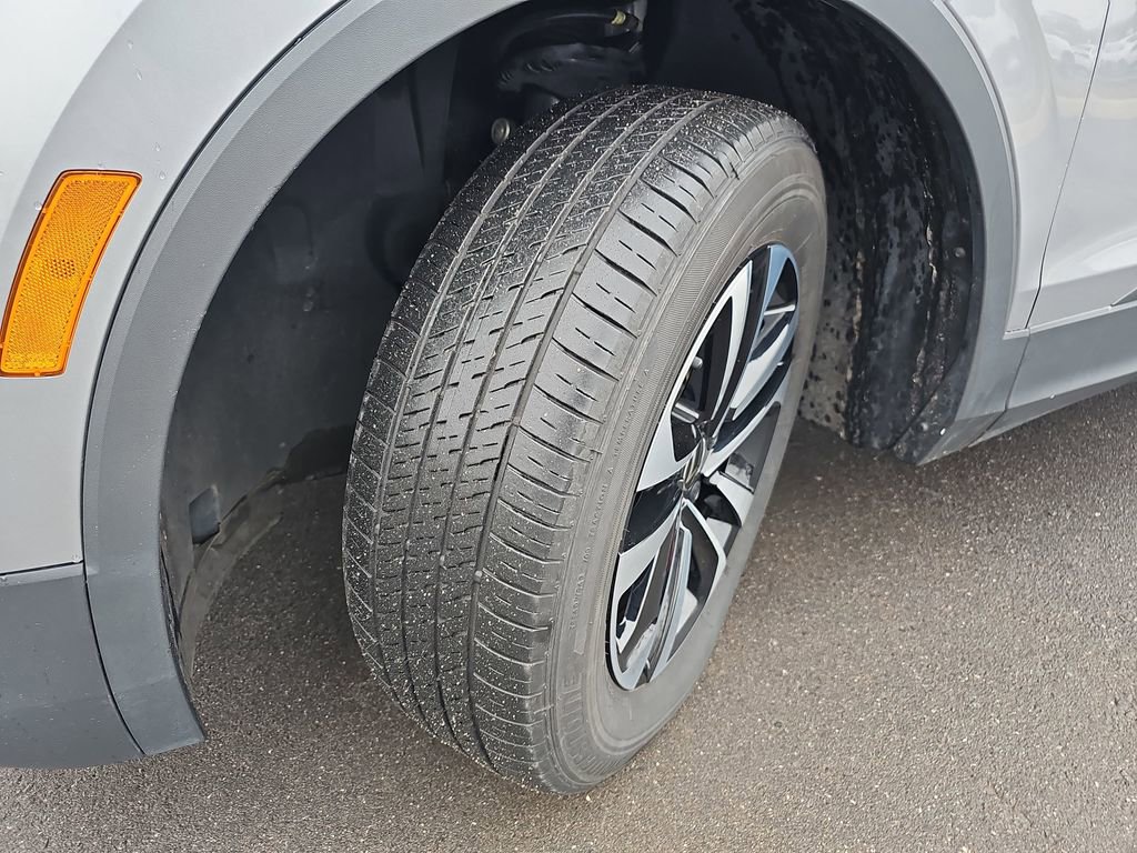 Used 2024 Volkswagen Tiguan S image 29