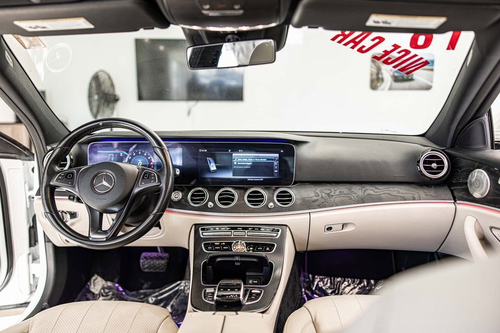 Used 2018 Mercedes-Benz E 400 4MATIC Sedan image 36