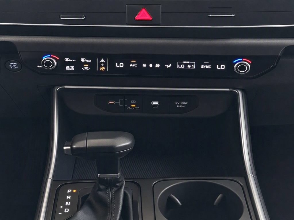 Certified 2025 Kia Carnival FWD image 27