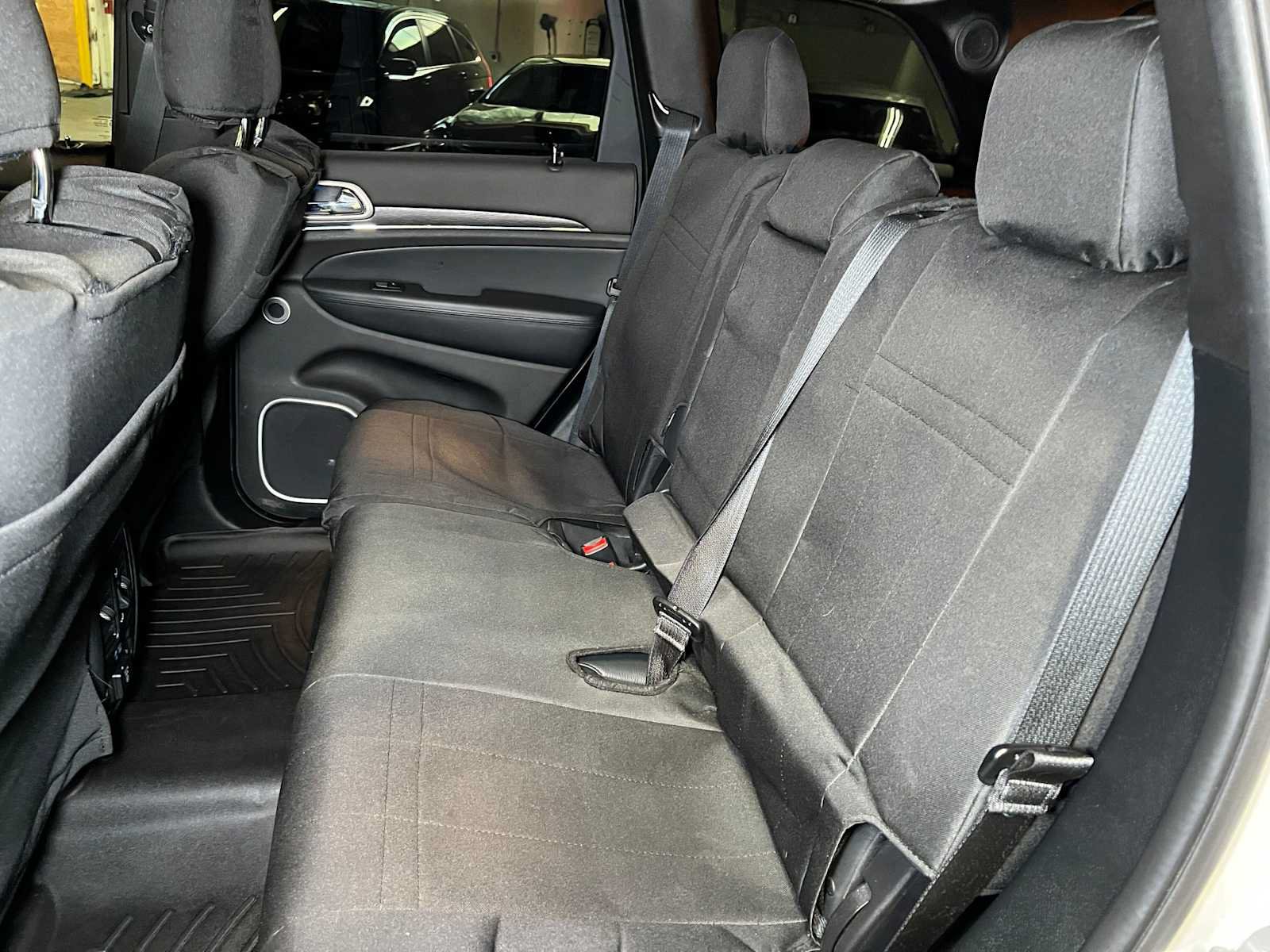 Used 2018 Jeep Grand Cherokee Summit AWD/4WD image 19
