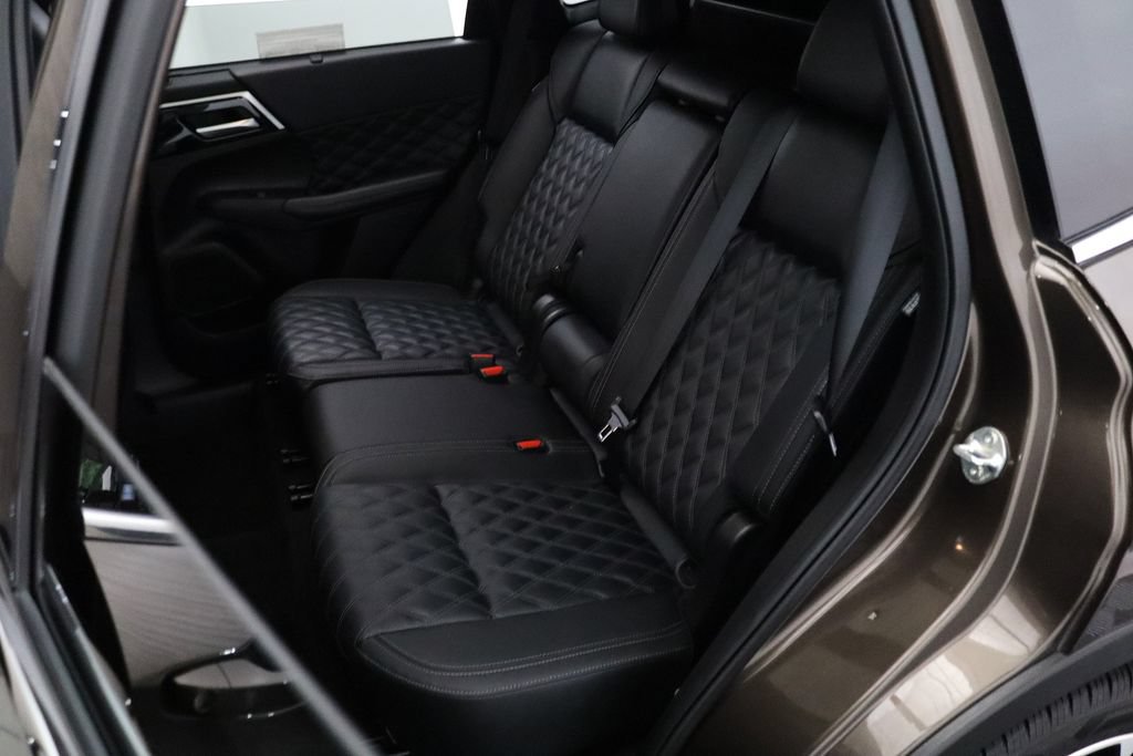 Used 2024 Mitsubishi Outlander SEL FWD image 9