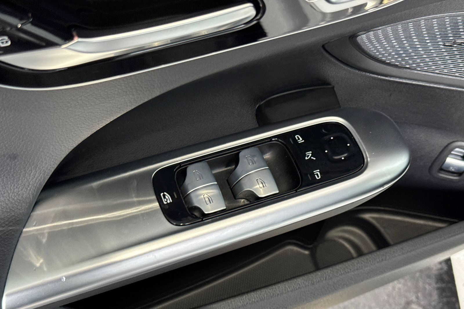 Used 2022 Mercedes-Benz C 300 Sedan image 13