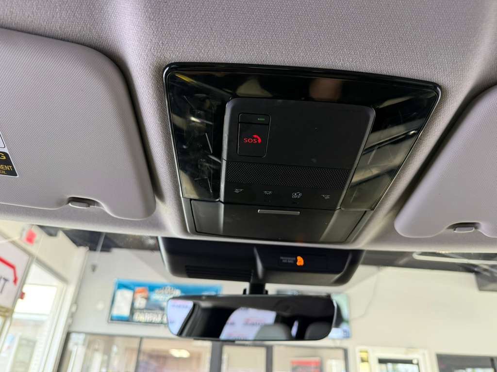 Used 2025 Mitsubishi Outlander Trail Edition image 18