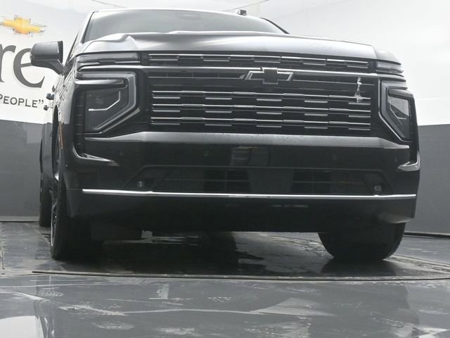 New 2025 Chevrolet Suburban High Country image 3