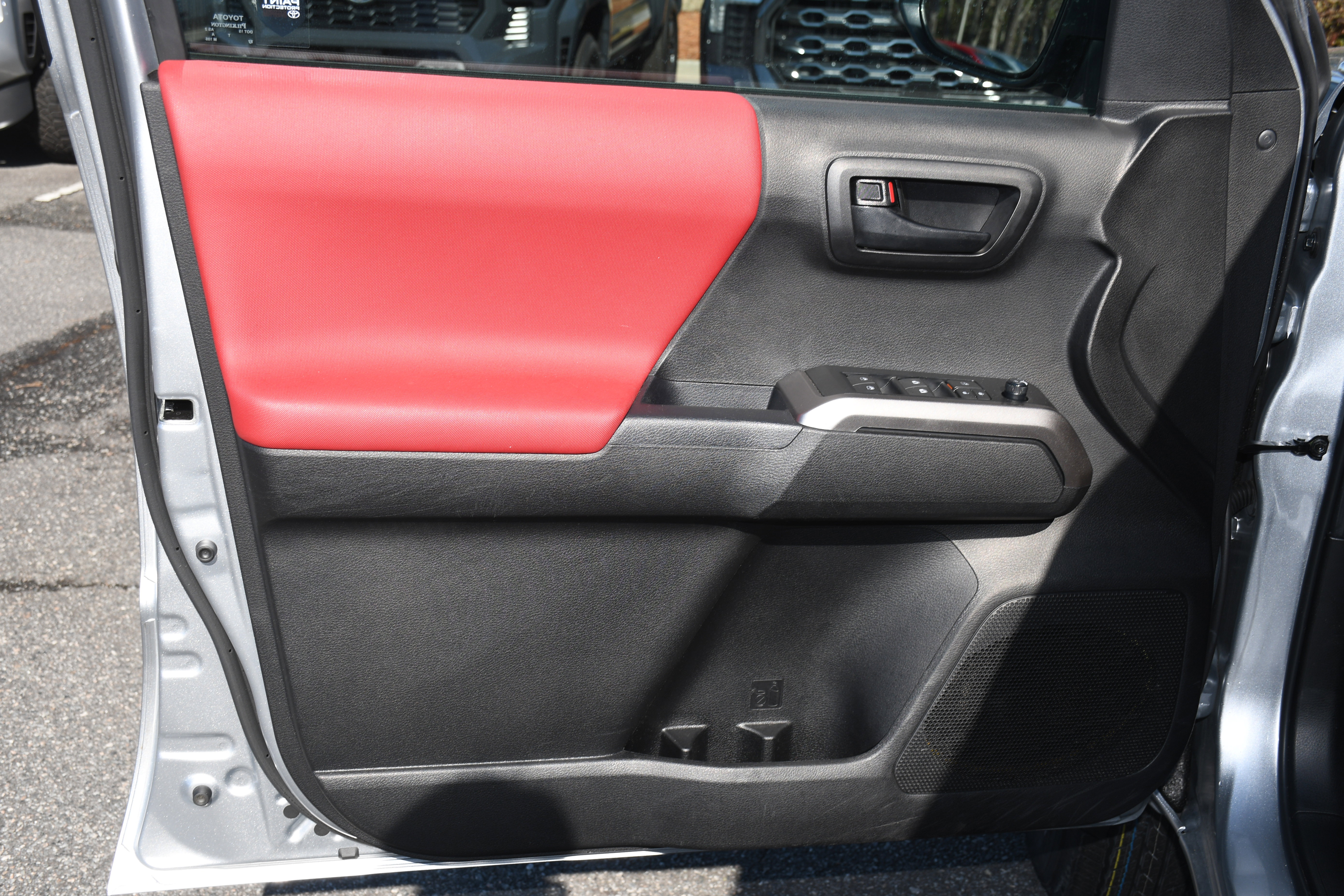Used 2023 Toyota Tacoma SR5 image 9