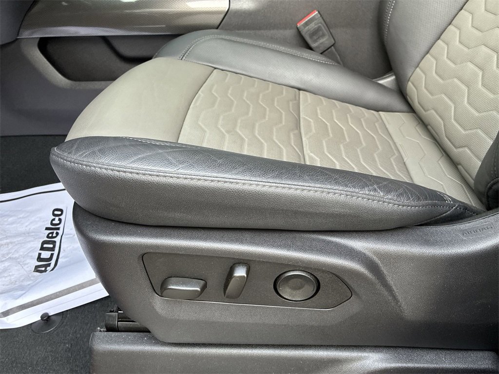 Used 2025 Chevrolet Silverado 1500 ZR2 w/ Technology Package image 12