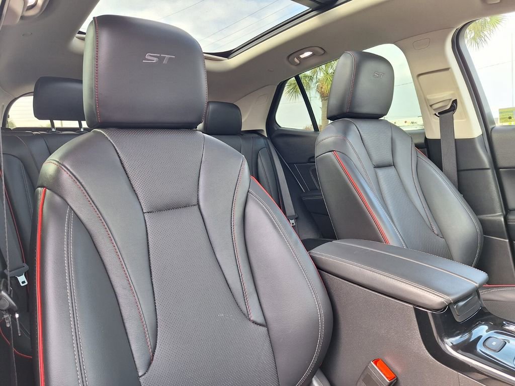 Used 2023 Buick Envision Essence w/ Sport Touring Package image 27