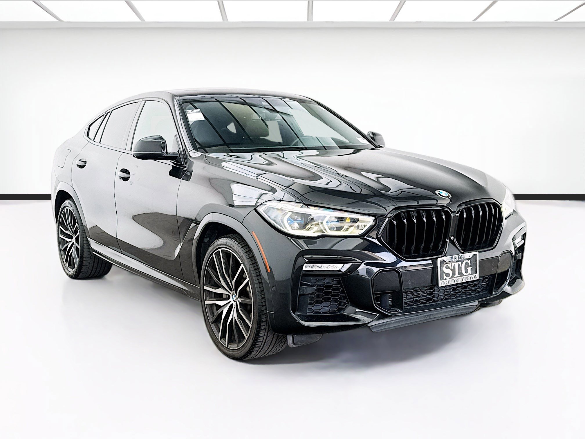 Used 2020 BMW X6 sDrive40i w/ M Sport Package RWD image 3